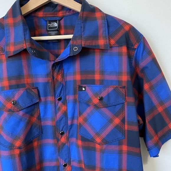 The North Face button down shirt M - Picture 2 of 4